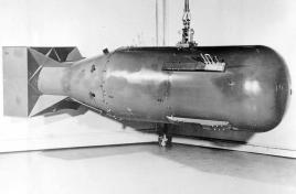 世界上第一次投入战争的核弹铀235,释放量为63TJ,TJ表示万亿焦耳